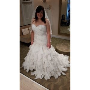 Beautiful NEW Wedding dress!!